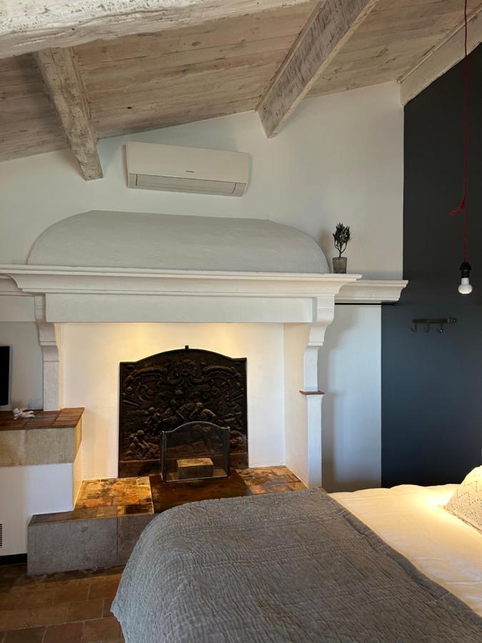 La Chambre De Leopoldine Verargues Luaran gambar
